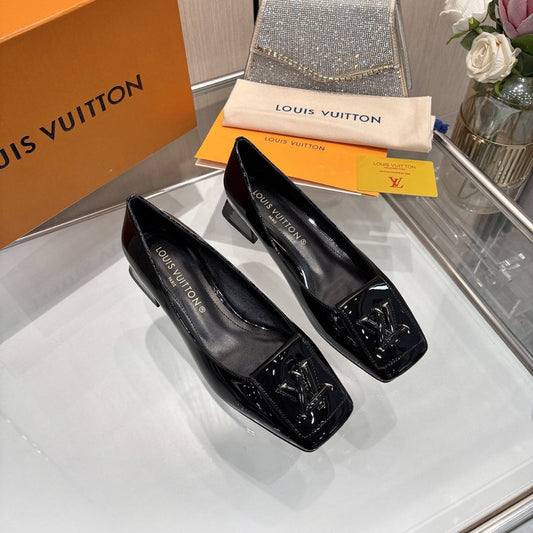 LOUIS VUITTON SHAKE PUMP BLACK
