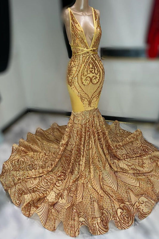 Chic Gold Sleeveless Deep V-Neck Mermaid Prom Dress Pleated with Applique