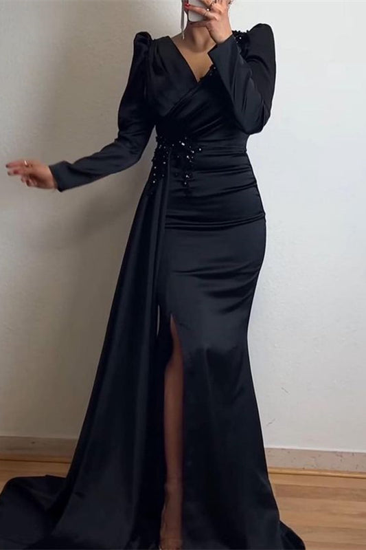 Chic Green Long Sleeve V-Neck Prom Dress Mermaid Pleated with Applique