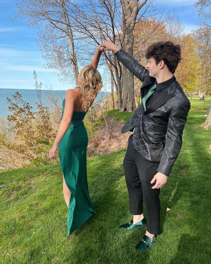 Green Halter Sheath Long Prom Dress for Graduation Evening Gown