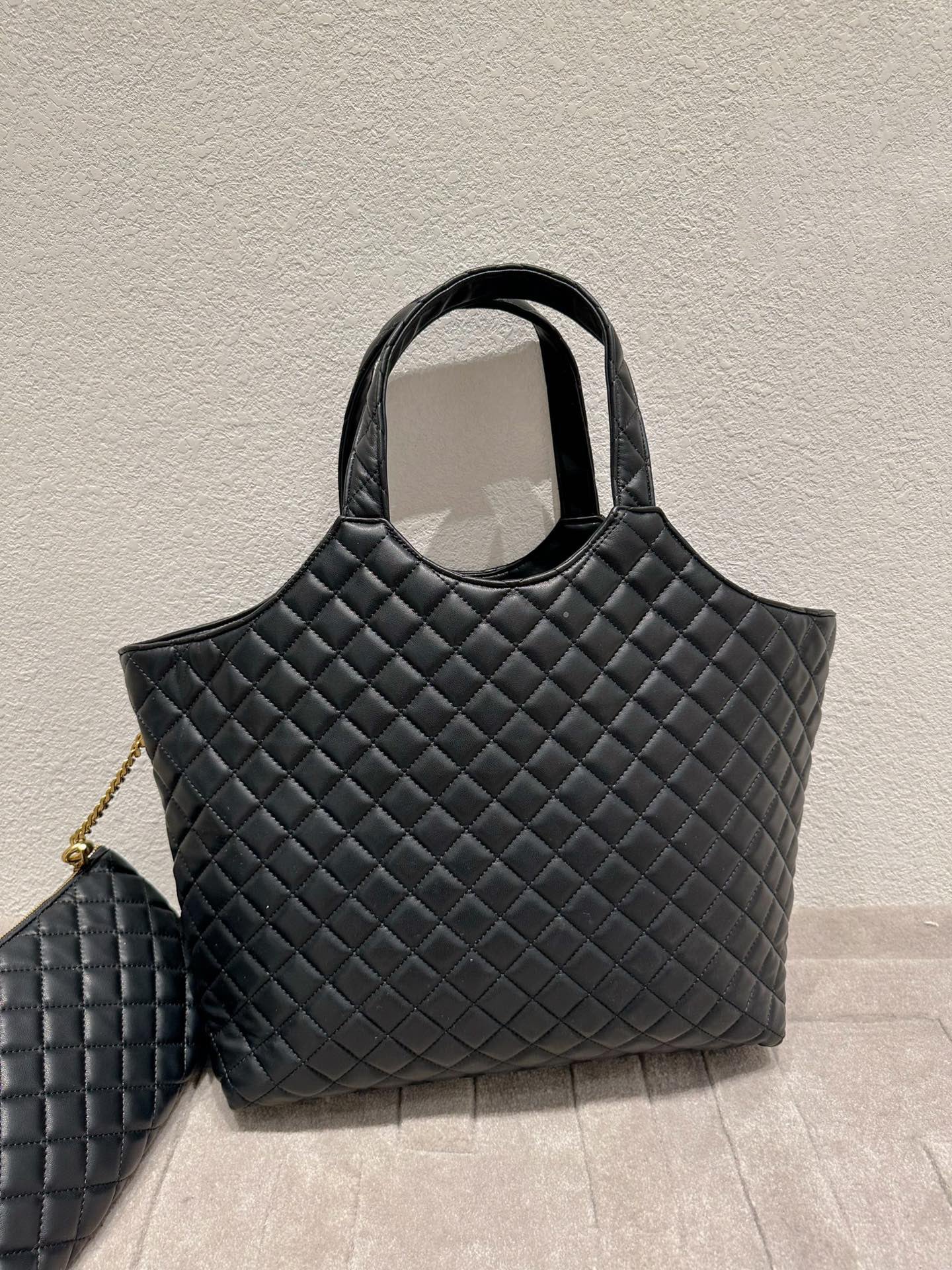 Women Saint Laurent Icare Maxi Shopping Bag In Quilted