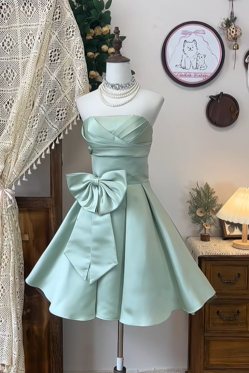 Beautiful Green Strapless Satin Bow Grade Homecoming Dress Short Birthday Dress Y8885