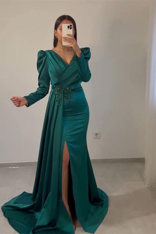 Chic Green Long Sleeve V-Neck Prom Dress Mermaid Pleated with Applique