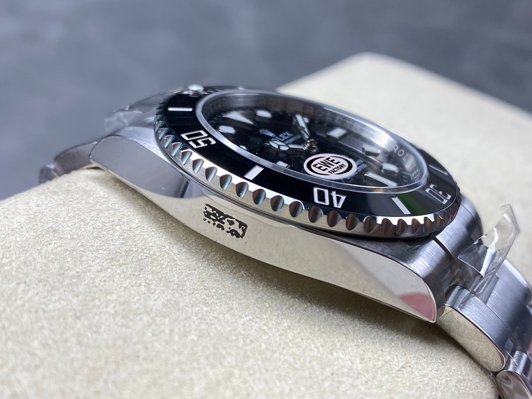 Rolex Submariner 41mm Silver Black