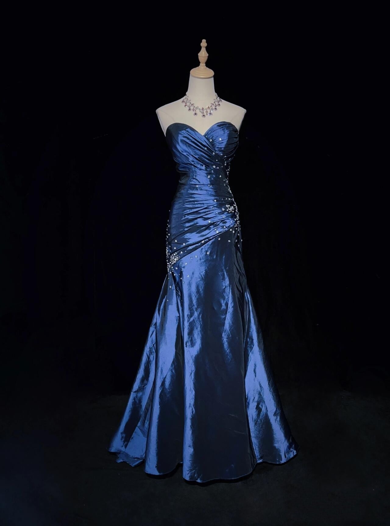Sexy Sweetheart Sleeveless Mermaid Satin Long Navy Blue Prom Dresses