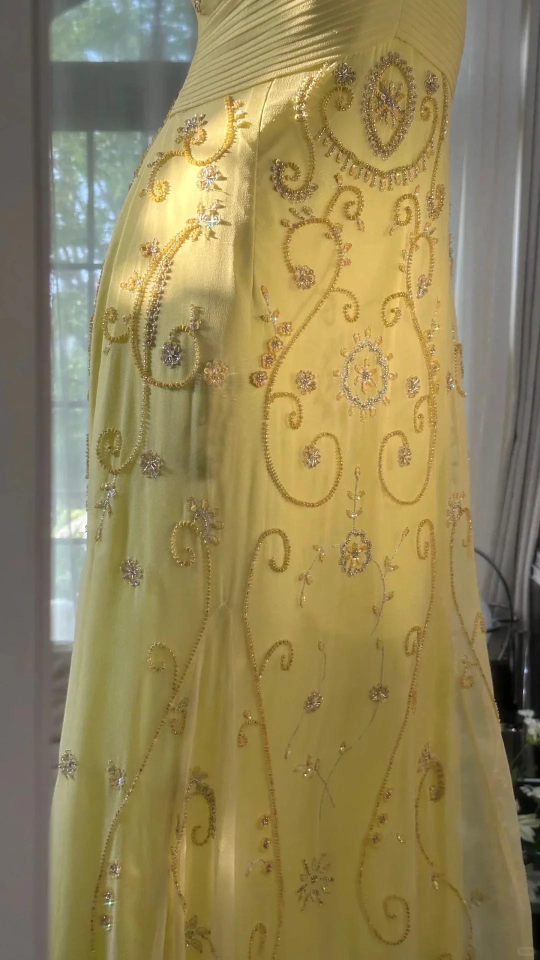 Unique Yellow Prom Dresses Long Beaded Open Back Prom Outfit